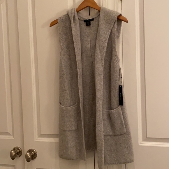 Never Worn Long Grey Tahari Sweater Vest - Picture 4 of 6